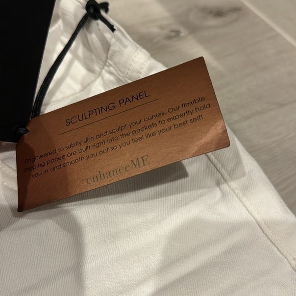 JEN 7 by 7 for All Mankind NWT White Denim Bermuda Shorts. - Picture 5 of 13